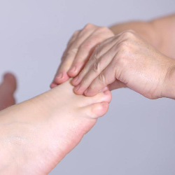 Ketahui Titik Refleksi pada Kaki dan Manfaatnya untuk Kesehatan