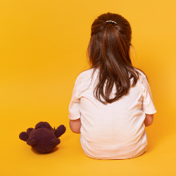 Mums, Yuk Pahami Penyebab dan Tanda Trauma pada Anak