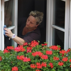 Bakar Kalori dengan 9 Rutinitas Rumah Tangga Ini!