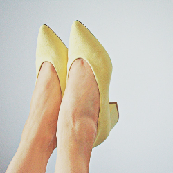 Ukuran Sepatu Membesar Saat Hamil, Kok Bisa, ya?