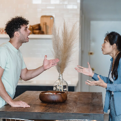 Waspadalah, 5 Hal Ini Memicu Pertengkaran Suami-Istri!